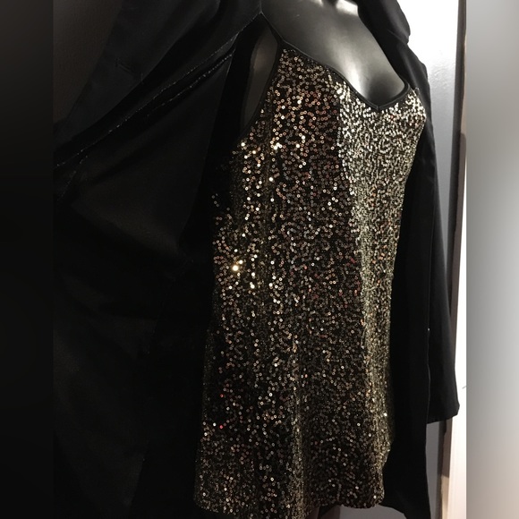 Beautiful Sequin top with adjustable spaghetti straps. - Picture 7 of 16